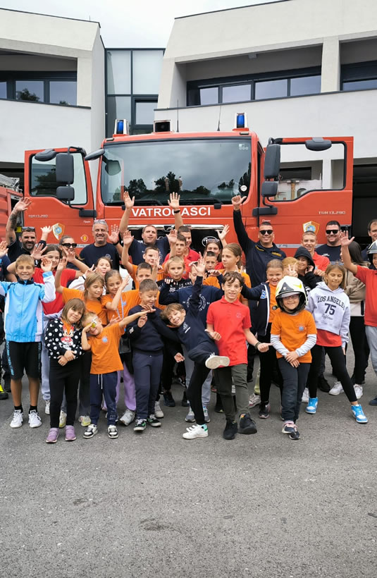 Djeca i vatrogasci